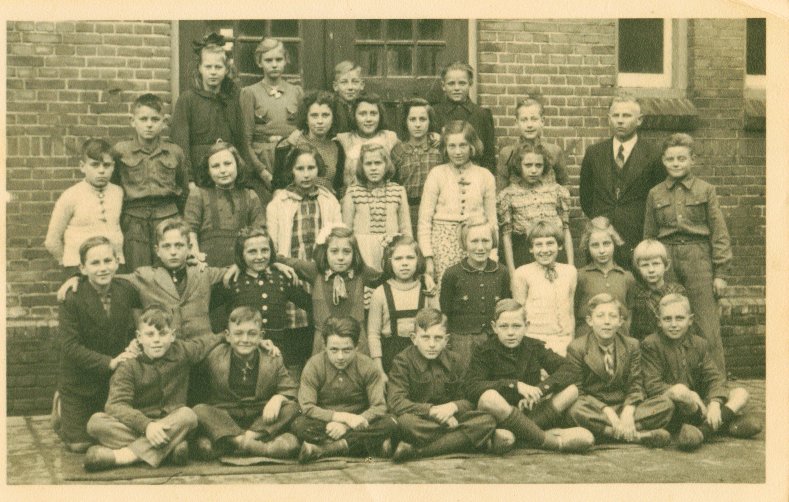 Schoolfoto Oude Tonge begin jaren '40